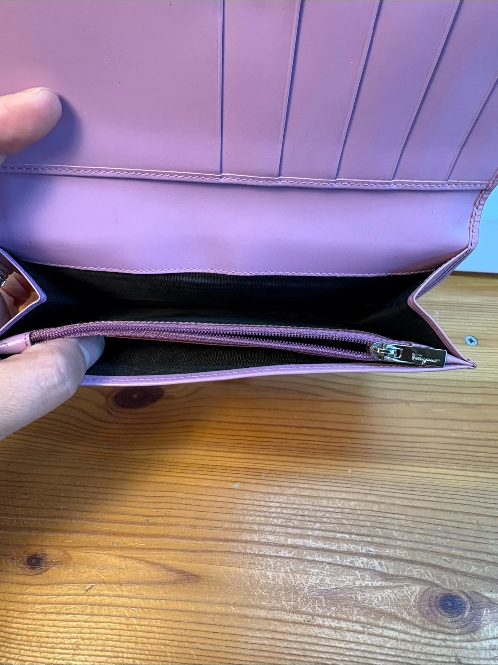 FERRAGAMO VINTAGE Y2K Pink/Lavender Leather Long Wallet with Signature clasp